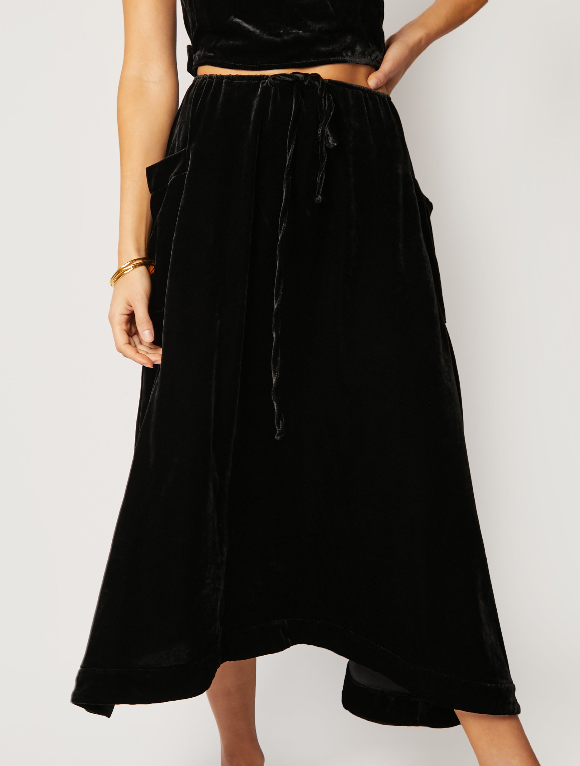 Black velvet mid-length skirt hotsell