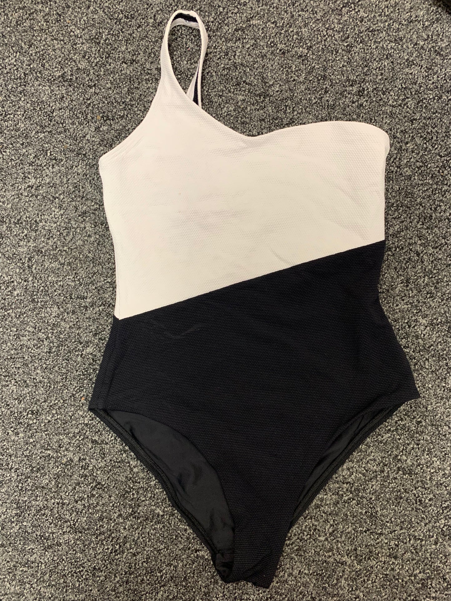 MAGDA MAILLOT SAMPLE