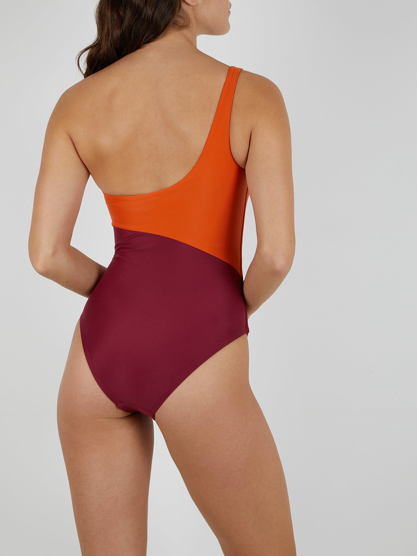 MAGDA MAILLOT